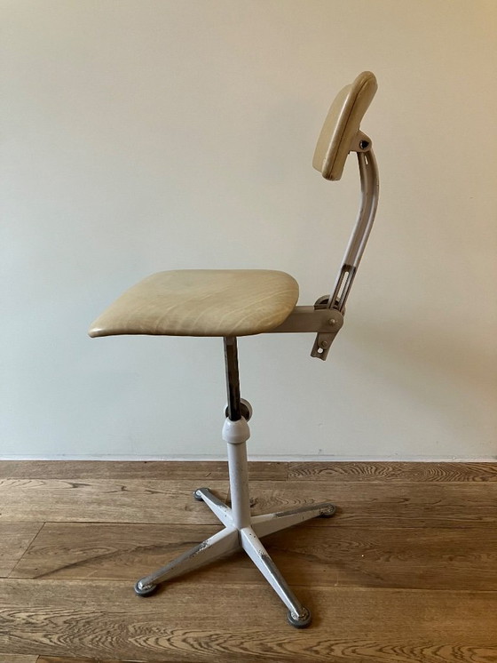 Image 1 of Atelierkruk | tekenkruk Ahrend De Cirkel, ontwerp Friso Kramer, 1960s