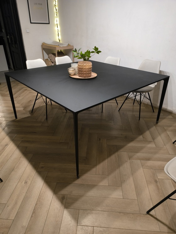 Image 1 of Rimadesio FLAT 160x160 – Giuseppe Bavuso Designertisch – mattschwarz lackiertes Glas