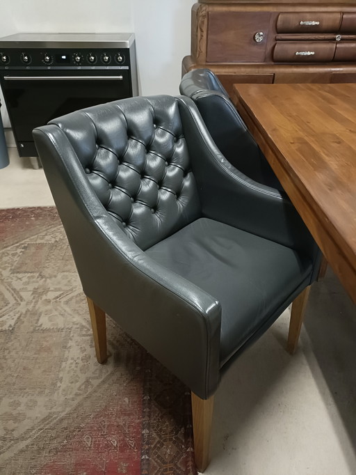 4 chaises de salle à manger