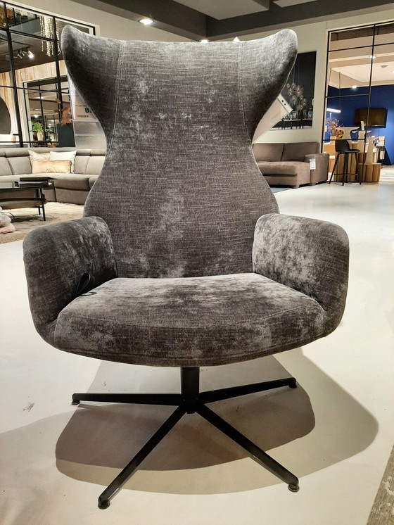 Image 1 of Isanta -  *