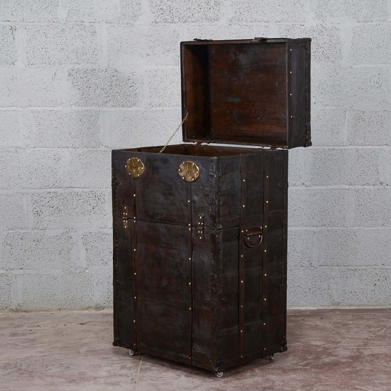 Rollbarer Reisekleiderschrank mit Fächern – Reisetaschen, Metall, Vintage (photo 15 of 26)