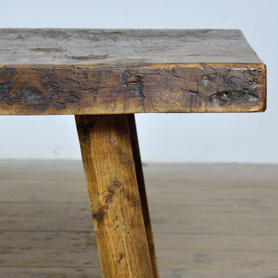 Image 1 of Table basse en chêne, vers 1930