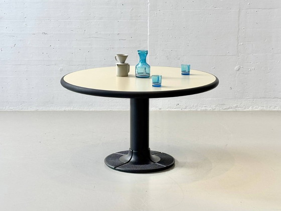 Image 1 of Mesa redonda de Gerd Lange para Thonet, década de 1980.