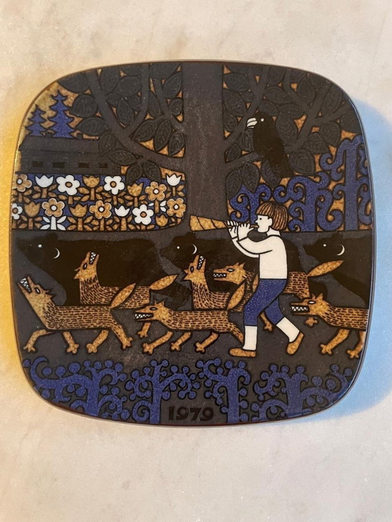 Image 1 of Arabia Kalevala Wall Plates Finlandia 1977-1999