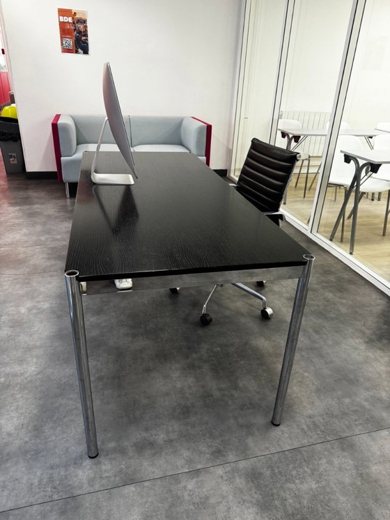 Image 1 of Tavolo da ufficio USM HALLER 175 cm T69 con piano nero