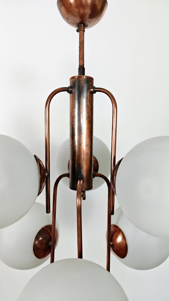 Vintage kroonluchter met 6 bollen uit het midden van de 20e eeuw / Koperen plafondlamp met moleculaire (photo 7 of 11)