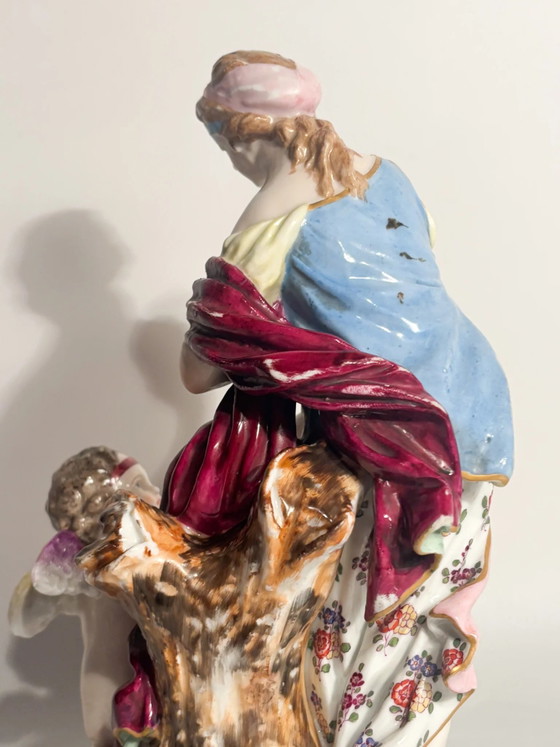 Meissen Porcelain Group of Venus with Cupid, 19th Century – Sculpture (photo 9 of 14)