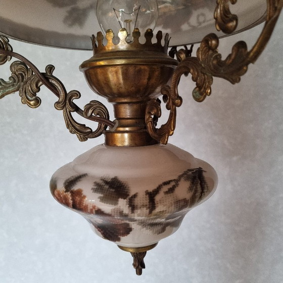 Image 1 of Lustre laiton et opaline à décors florales années 1970