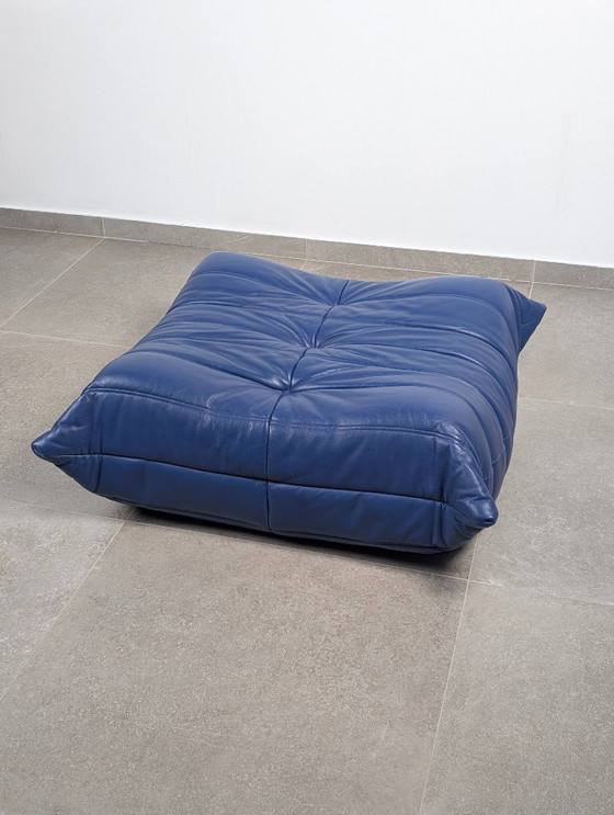 Image 1 of Michel Ducaroy Ligne Roset Blauw Leer Togo Ottomaanse Frankrijk jaren 80