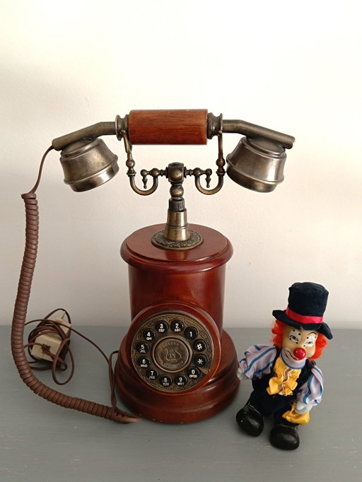 Vintage Zhiyin Collection rotary dial telephone