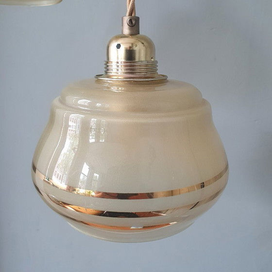Image 1 of Set di lampade a sospensione vintage francesi in vetro con decorazioni dorate