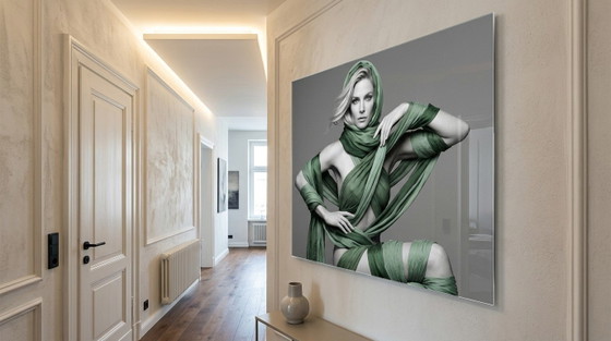 Image 1 of Quadro di lusso: sensuale ritratto di donna, stampa artistica su vetro acrilico, 180 × 105 cm.