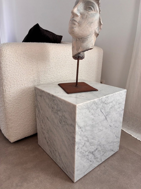 Image 1 of Bloc de marbre, table d'appoint