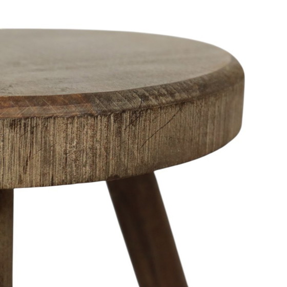Image 1 of Alter rustikaler Dreibeinhocker