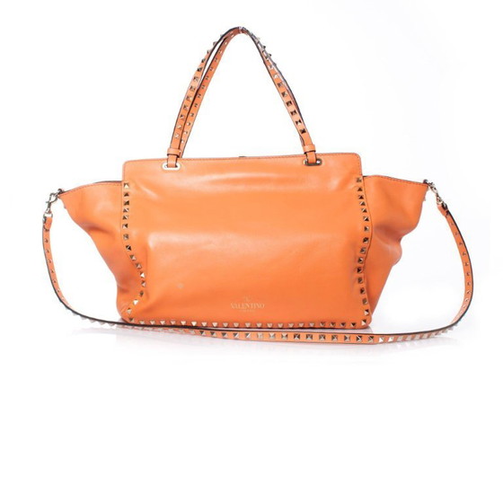 Image 1 of Sac cabas Valentino Garavani Rockstud Trapeze orange.