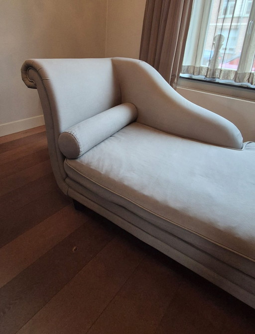 Chaise longue. 