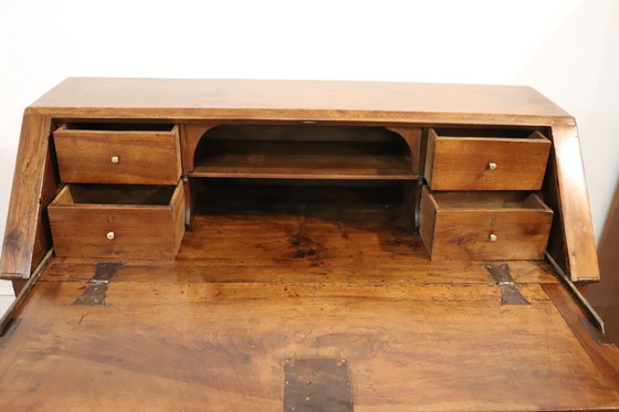 Image 1 of Cómoda antigua de nogal, Italia Siglo XVIII