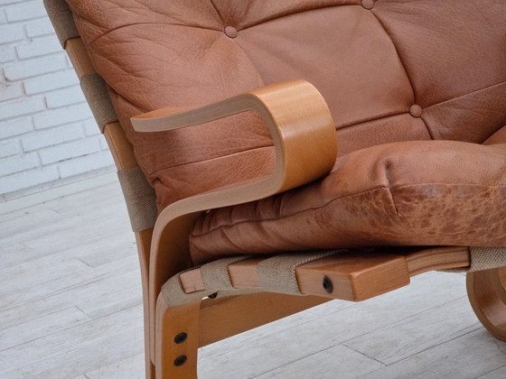 Image 1 of Noorse fauteuil uit de jaren 70, model "Kengu", meubelleer.