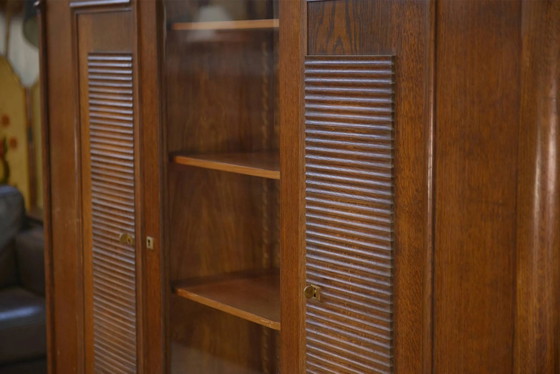 Brutalist display cabinet in oak by Charles Dudouyt, 1940s. – Wood, Glass, Art Deco (photo 9 of 15)
