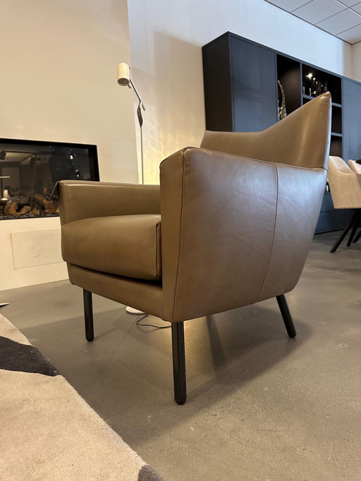 Showroommodel Design on Stock Toma Fauteuil – Cera Clay