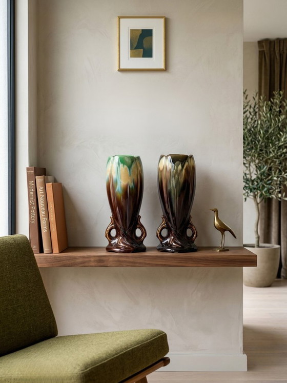 Image 1 of Paar Art-Deco-/Mid-Century-Vasen – Belgisches Steingut (Thulin zugeschrieben) – Engobenglasur – 28 cm