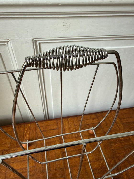 Image 1 of Revistero metálico