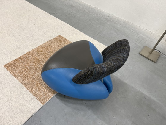 Image 1 of Leolux Pallone Ma Armchair blue fabric leather