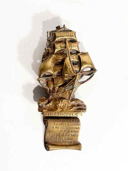 1950s Gilt Bronze Sailboat Wall Sculpture – decoratieve objecten