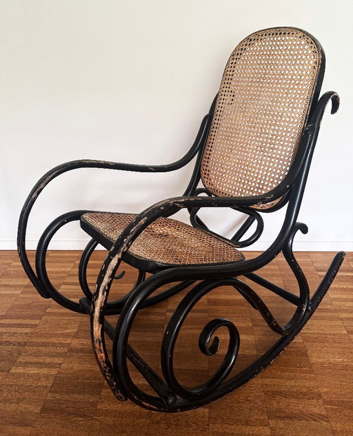 Vintage Schommelstoel Thonet Stijl, Zwart Gebogen Hout En Riet – schommelstoelen, Wood