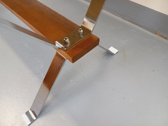 Image 1 of Vintage salontafel uit de jaren 60 en 70 van keramiek, verchroomd metaal en hout.