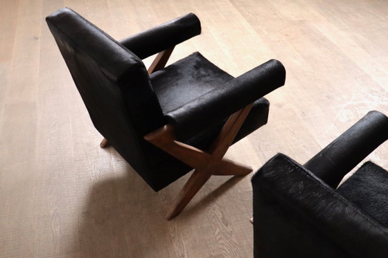 Par de sillones Pierre Jeanneret con patas en forma de X, Chandigarh, década de 1960. – Leather, Vintage (photo 7 of 16)