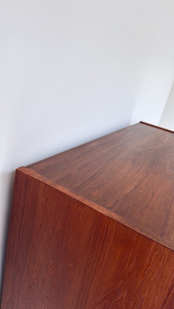 Image 1 of Vintage wooden display cabinet