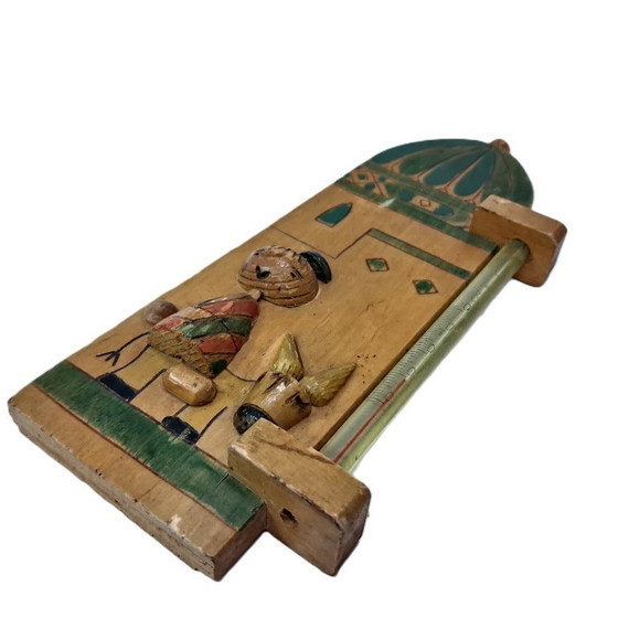 Image 1 of Vintage houten thermometerpaneel – handbeschilderd volkskunstwerk (20 × 7,5 × 2 cm)