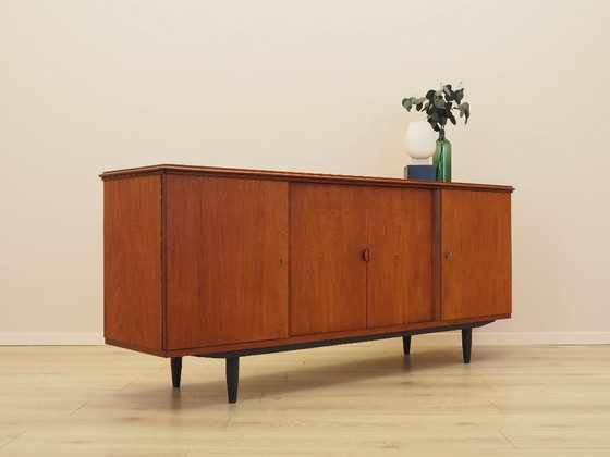 Image 1 of Aparador de teca, diseño danés, década de 1970, fabricado en Dinamarca.