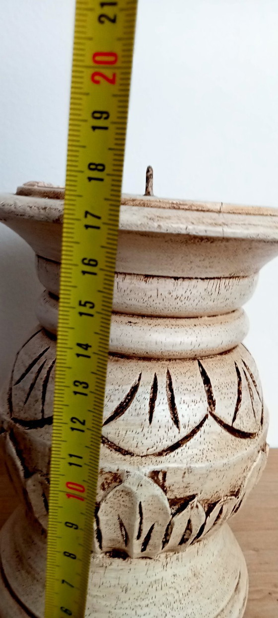 Image 1 of rustikaler Kerzenständer aus massivem Holz aus Nepal