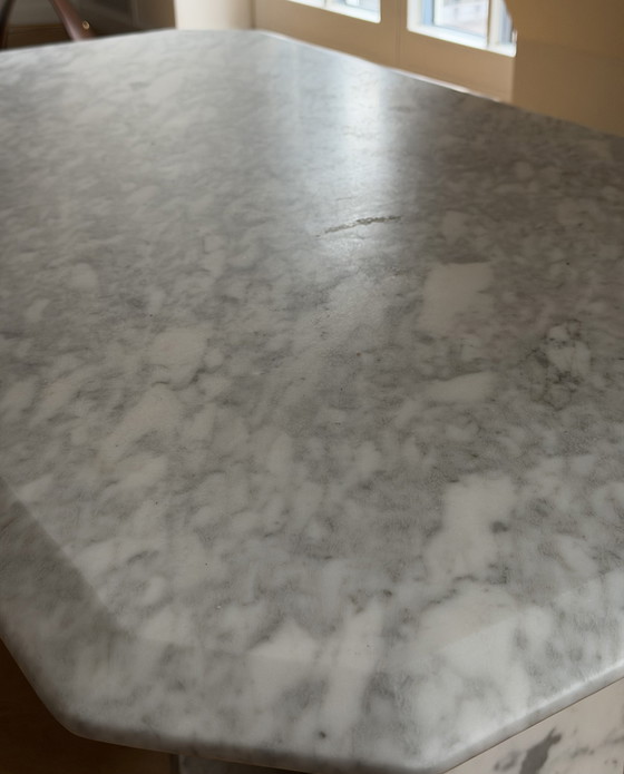 Image 1 of Tavolino da caffè in marmo di Carrara – Bianco e grigio