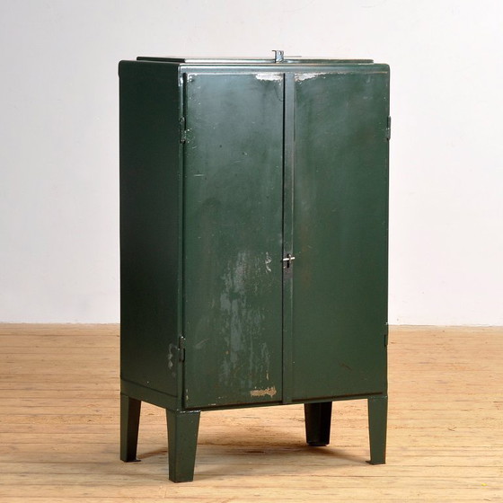 Image 1 of Gabinete industrial de hierro, década de 1970