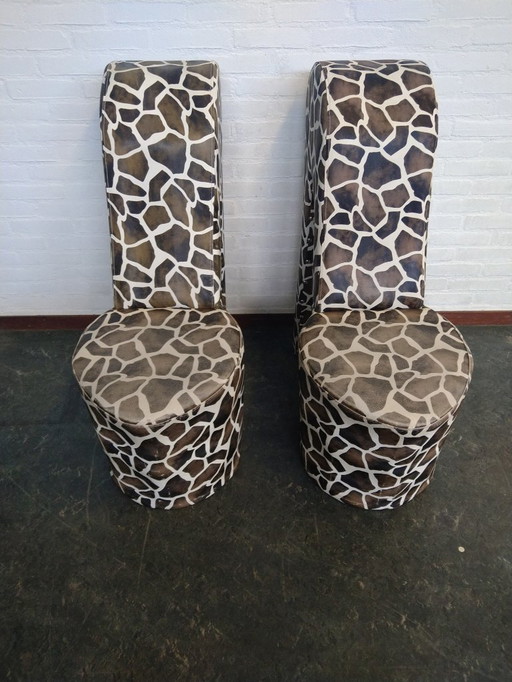 2x pump chair in giraffe print