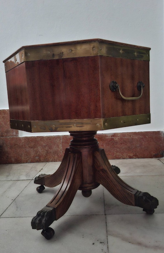 Image 1 of Antiguo Enfriador de Vino inglés sobre pedestal - Victoriano/Eduardiano