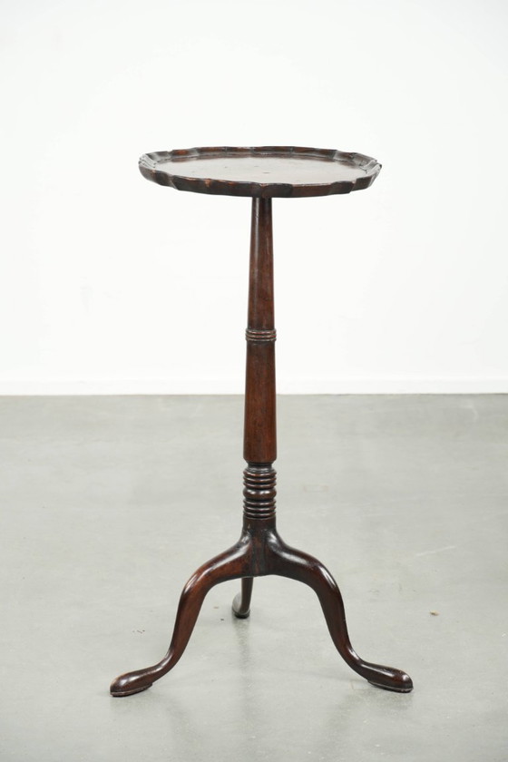 Image 1 of Elegant and subtle antique English wine table/plant/side table from the late 18th century
