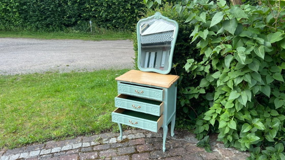 Image 1 of Romantica toeletta vintage con specchio | Pezzo unico in legno massello di quercia riciclato in stile Luigi XV