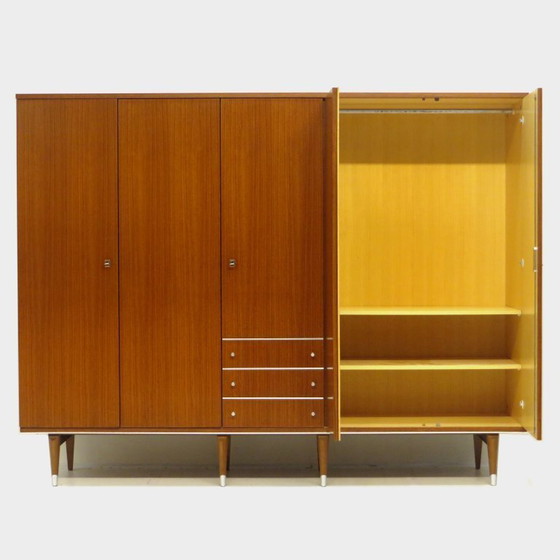 Image 1 of Ampio armadio vintage a 5 ante con tre cassetti in teak, anni '60.