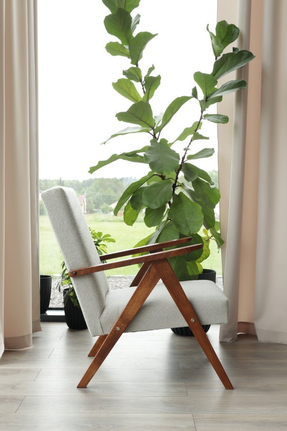 Image 1 of Poltrona di metà secolo Ecru Boucle Design scandinavo Sedia da salotto in legno