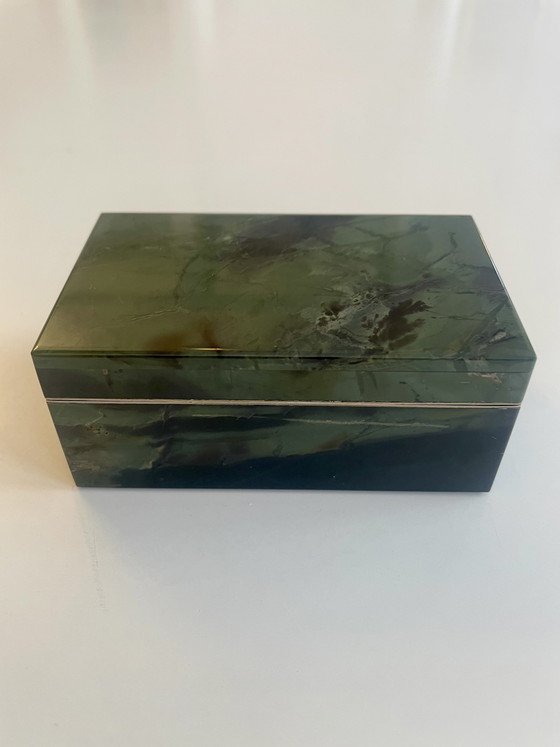 Image 1 of Scatola verde aus Jaspis mit Samtfutter