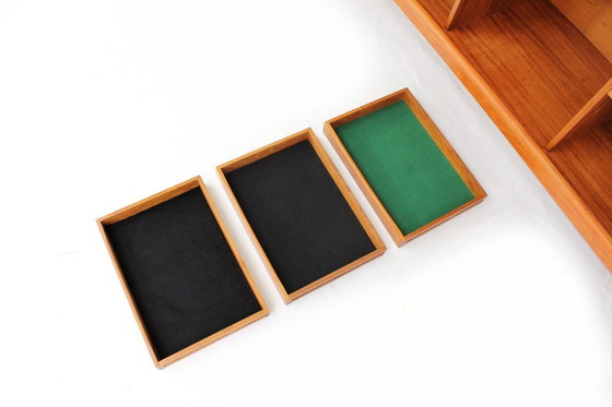 Image 1 of as new, Dyrlund Danish Mid Century Teak Sideboard / Vintage Credenza avec portes tambour, entièrement restauré