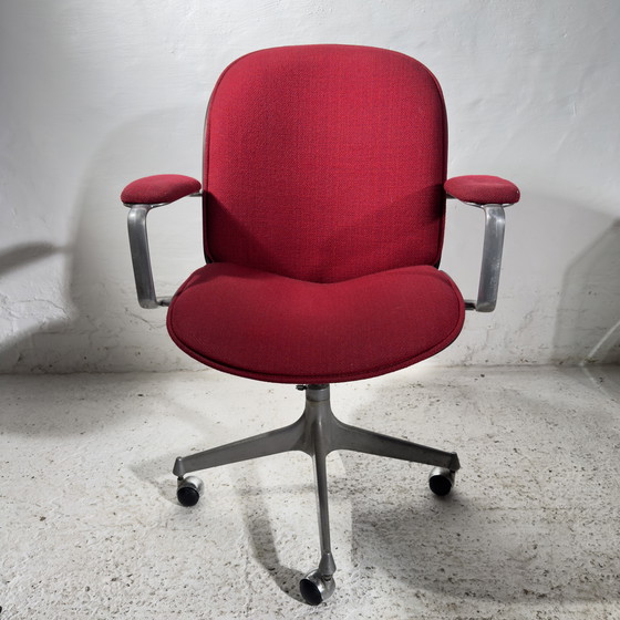 Image 1 of President Mim bureaustoel, jaren 196019