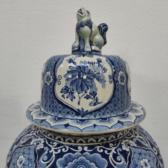 Image 1 of Vaso con coperchio vintage Royal Sphinx Maastricht in porcellana