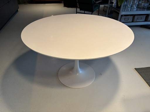 Arkana Tulip Table