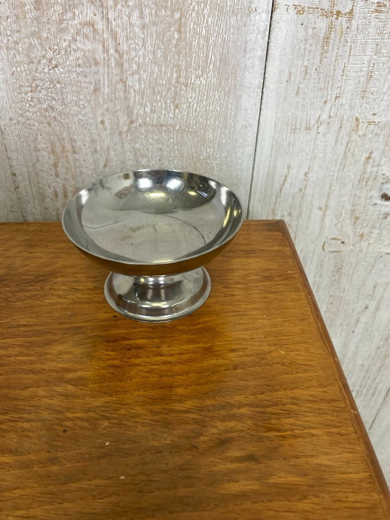 Image 1 of 6 ice cream cups and small spoons