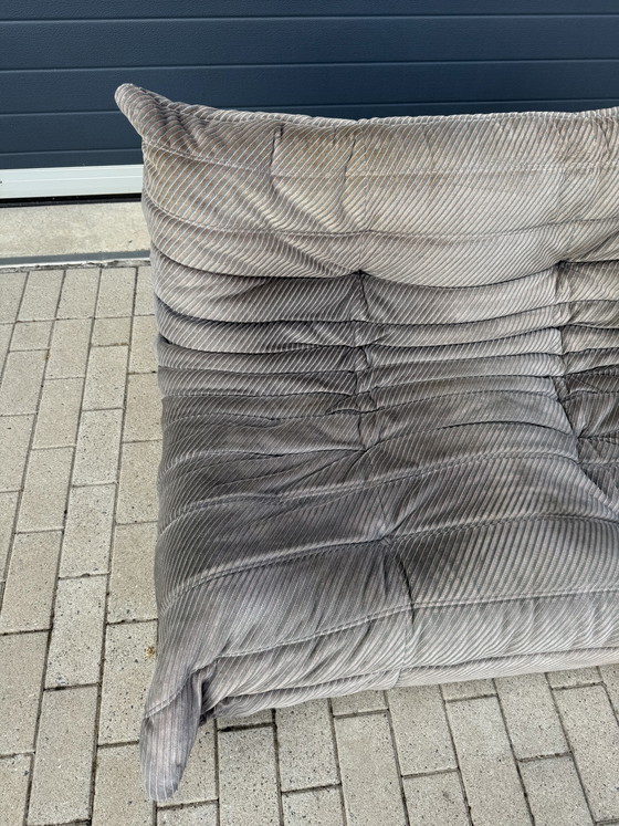 100% Authentic Ligne Roset Togo 2-seater & Corner Diagonal Striped Fabric – Modular sofas, Textile (photo 13 of 15)